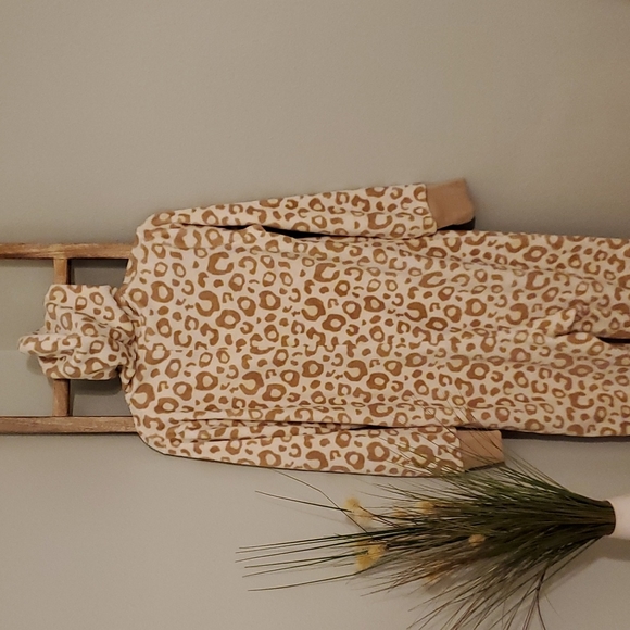 Totally Pink Warm and Cozy Hooded Women' s Lion  Onesies - Picture 2 of 8